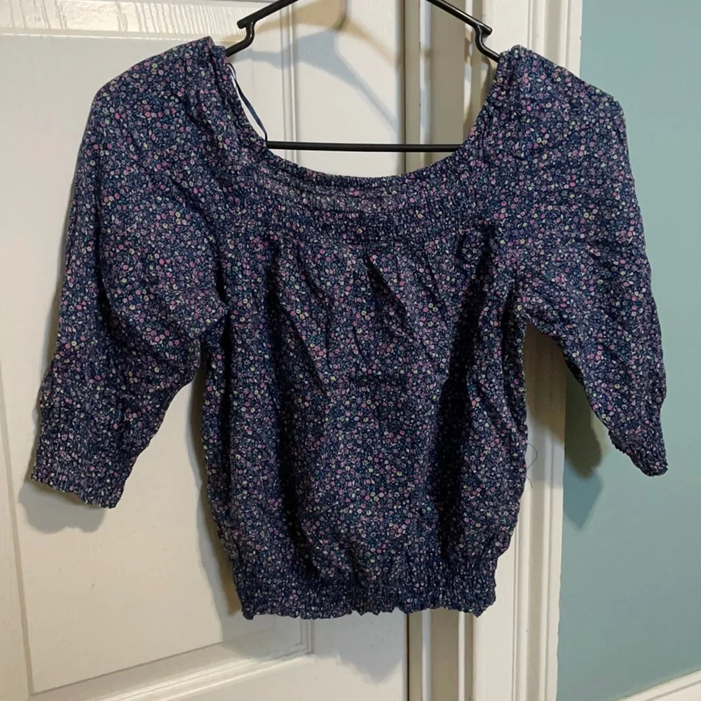 Flower top - Picture 1 of 1